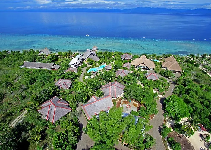 Dolphin House Moalboal
