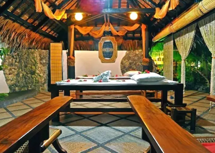 Dolphin House 5* Moalboal