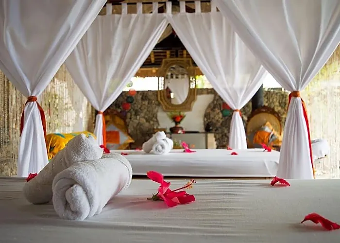 Dolphin House Resort