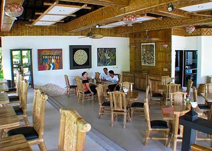 Dolphin House Moalboal