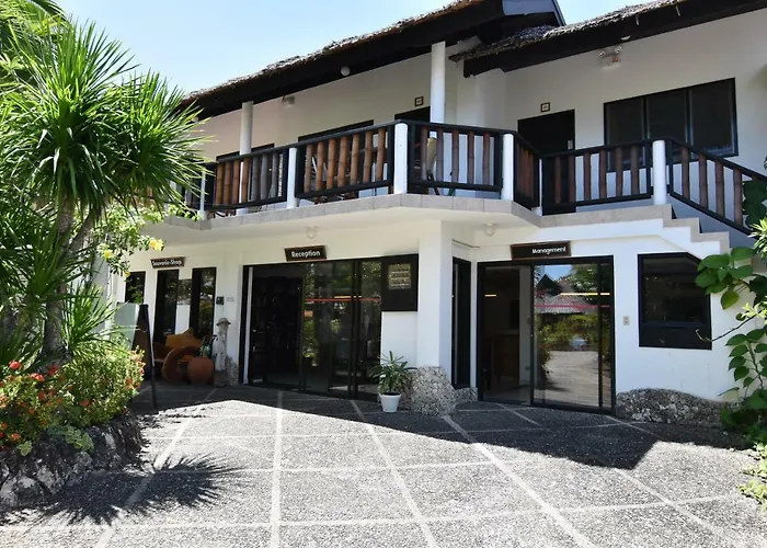 Dolphin House Resort