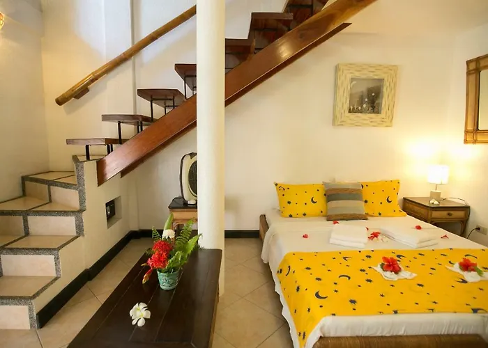 Dolphin House Resort 5*